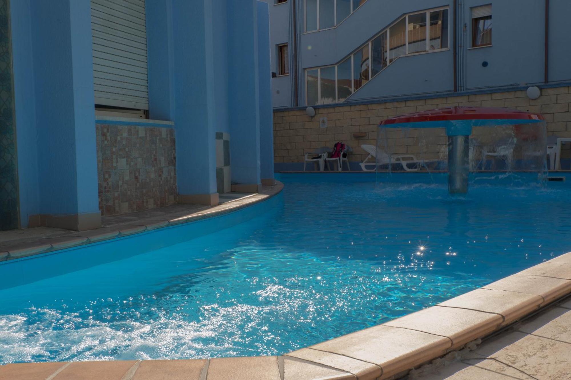 Hotel Albatros Roseto Degli Abruzzi Bagian luar foto