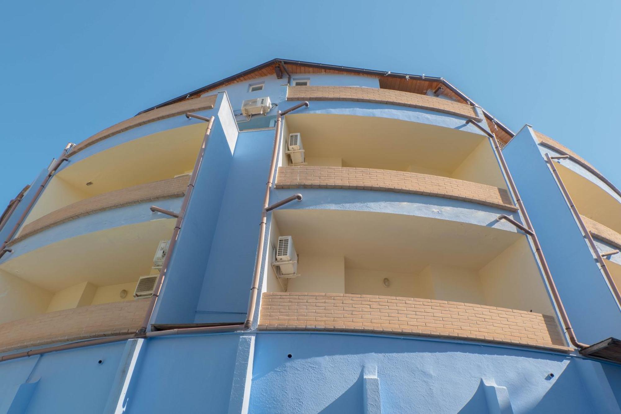 Hotel Albatros Roseto Degli Abruzzi Bagian luar foto
