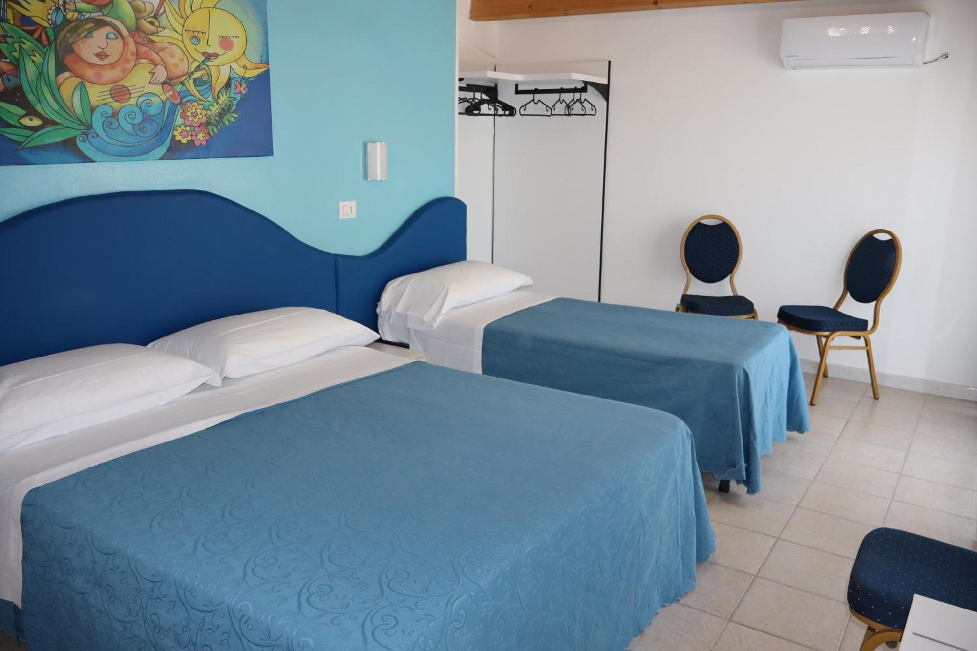 Hotel Albatros Roseto Degli Abruzzi Bagian luar foto